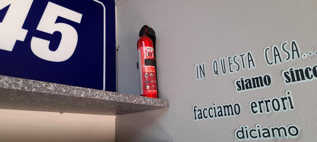 Corte Cavour. Una Mansarda Nel Cuore Della Citta Ravenna Buitenkant foto