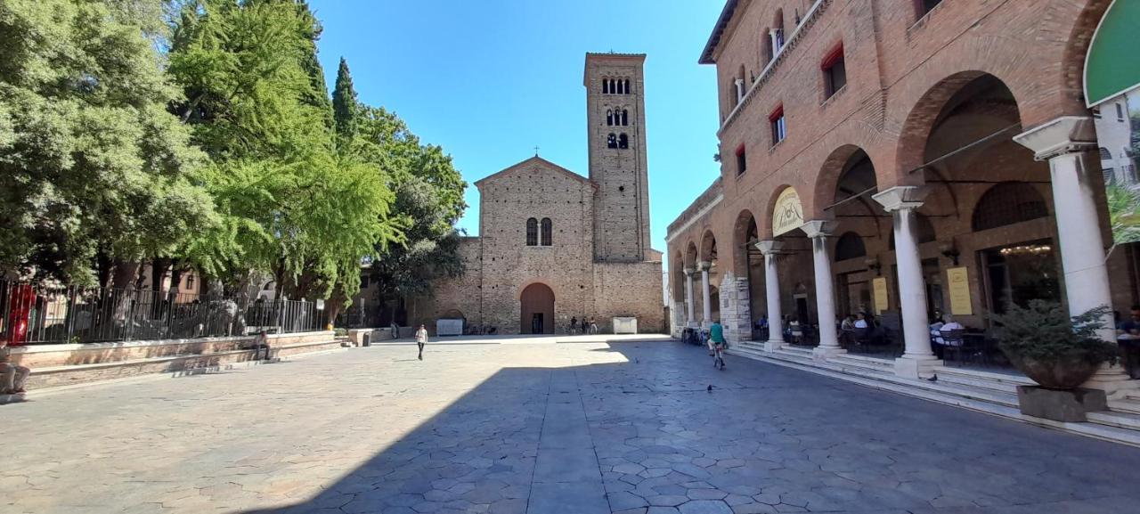 Corte Cavour. Una Mansarda Nel Cuore Della Citta Ravenna Buitenkant foto